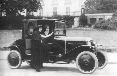10_hp_type_a_coupe_docteur_1919.jpg