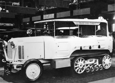 type_p6_-_vehicule_raid_sahara_presente_au_salon_de_1924.jpg