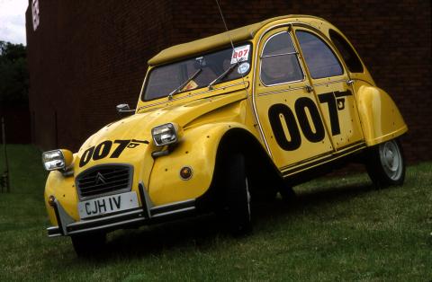 2cv_007_3quartsav.jpg