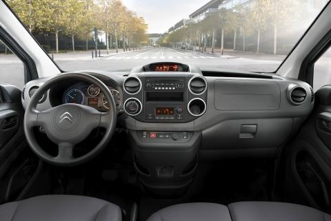 berlingo_vu_electric_2015_interieur_0.jpg