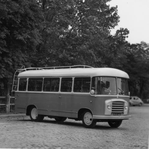 car_heuliez_u_23_1958_-_6.987.1_-.jpg