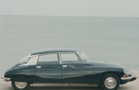 citroen_ds_21_-_1968_-_bord_de_mer.jpg